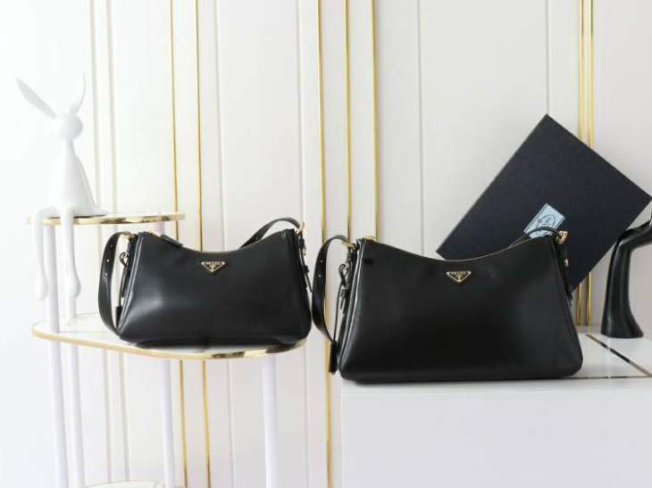 Picture of Prada Handbags _SKUfw182634707fw